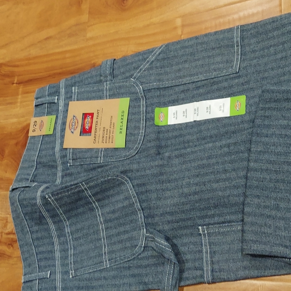 Dickies - Picture 2 of 3